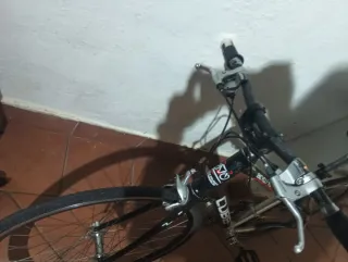Bicicleta CUBE da strada