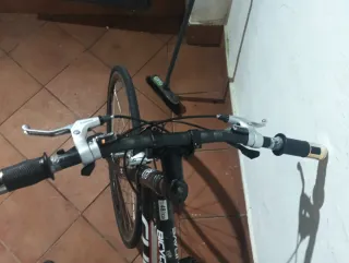 Bicicleta CUBE da strada