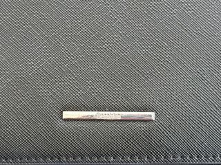 Bolso negro Bershka con cadena