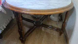 Mesa redonda nogal y mármol