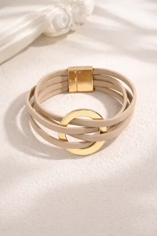 Pulsera beige elegante con aro dorado
