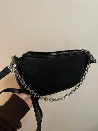 Bolso mini negro Y2K con cadena plateada