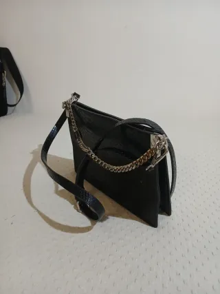 Bolso de mano negro efecto piel