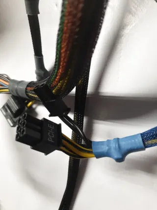 Fuente Alimentación FSP Epsilon 700W 80 Plus