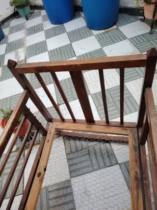 Cuna de madera antigua