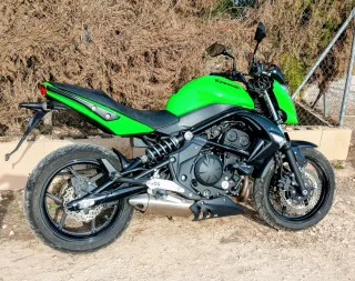 Kawasaki ER6N ABS Verde y Negra