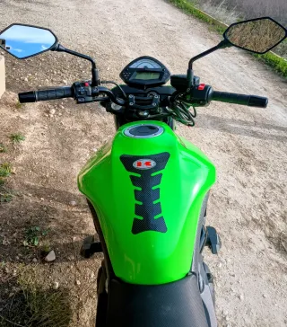 Kawasaki ER6N ABS Verde y Negra