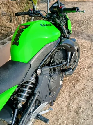 Kawasaki ER6N ABS Verde y Negra