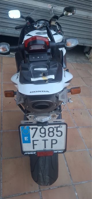 Honda CBR 600RR Negra y Blanca