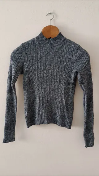 Jersey canalé cuello alto gris mujer