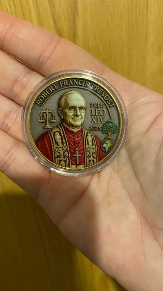 Medalla Papa Leo XIV 2025