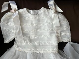 Vestido de Comunión de alta calidad.