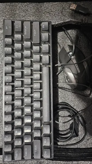 Tastiera Meccanica 60% e Mouse da Gaming
