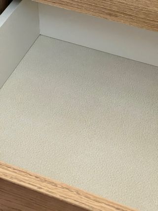 Dormitorio Kibuc: Cama y Mesitas