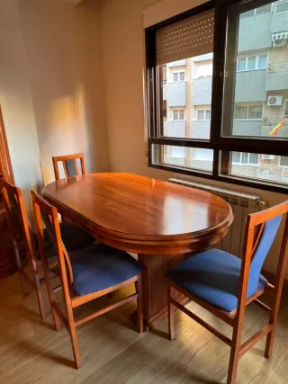 Mesa comedor extensible y 6 sillas