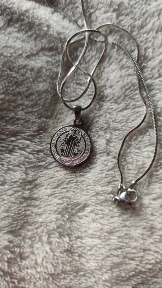 Gargantilla Cruz San Benito