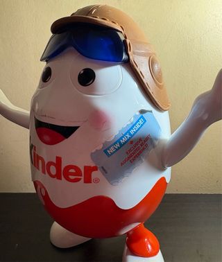 Muñeco Kinderino Huevo Kinder Aviador