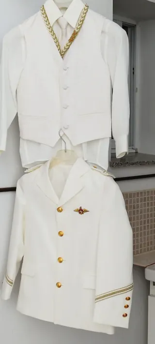 Traje de Comunión Blanco y Dorado
