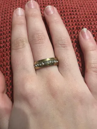 Anillo de pedida con circonitas