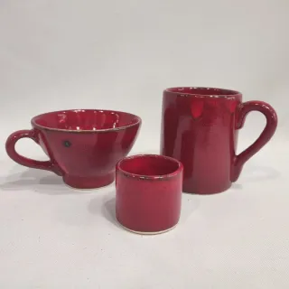 Tazas y vaso de cerámica rustique rojo