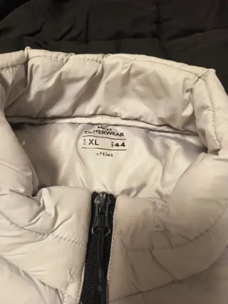 Chaqueta acolchada gris hombre