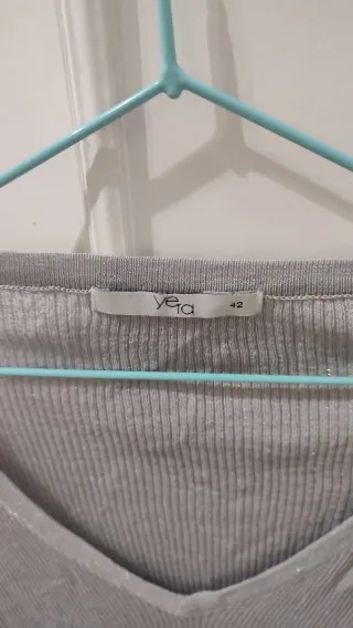 Camiseta Yeqa Metalizada Manga Larga Talla 42