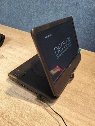 DENVER MT-1083NB Reproductor de DVD portátil USB de 10,1 pulgadas, negro