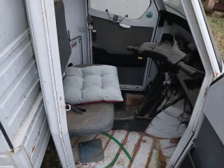 Piaggio Ape 50 con caja cerrada