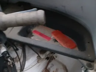 Piaggio Ape 50 con caja cerrada