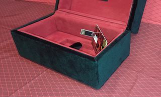 Box Dolce & Gabbana + Chiavetta USB Flowers La