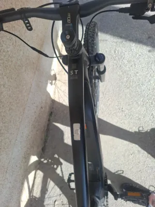 Bicicleta eléctrica Rockrider ST 500