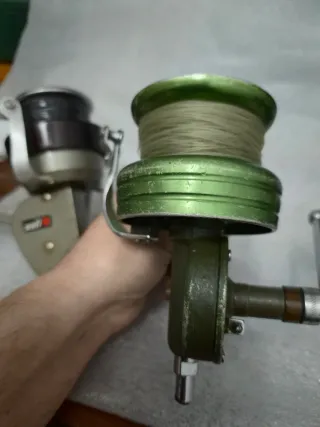 Pareja carretes pesca antiguos