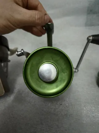 Pareja carretes pesca antiguos