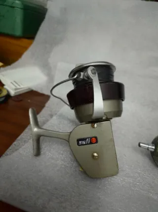 Pareja carretes pesca antiguos