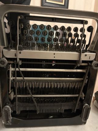 Máquina de escribir Hispano Olivetti Lexicon 80