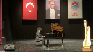 Clases de Piano - Español y Inglés - Alumno CSMN