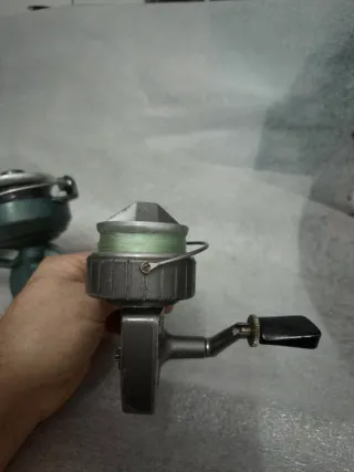 2 carretes de pesca antiguos