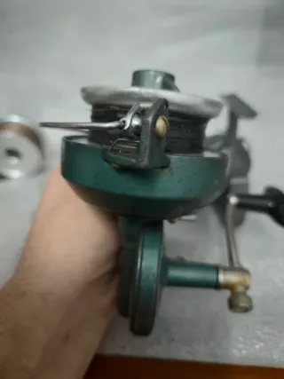 2 carretes de pesca antiguos