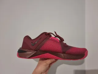 T46 Nike Metcom 10 Rojas