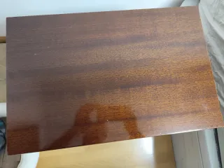 Comodino in legno massello con 3 cassetti