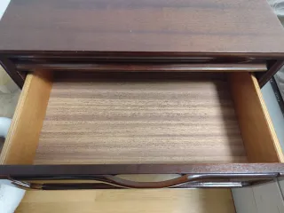 Comodino in legno massello con 3 cassetti