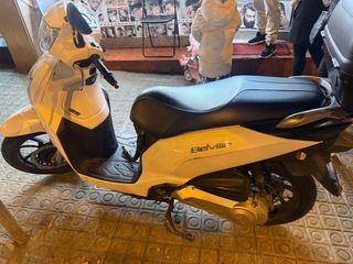 Peugeot belville Scooter Blanca Automática