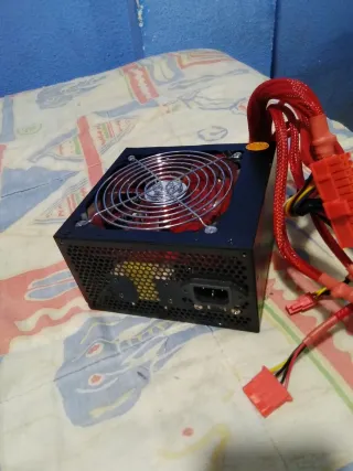 Alimentatore Gaming Nero