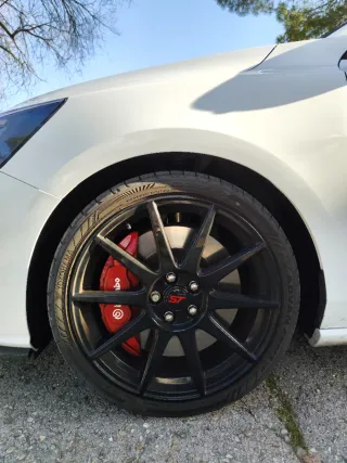 Ford Focus ST 2025 3 mantenimientos incluidos