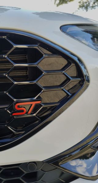 Ford Focus ST 2025 3 mantenimientos incluidos