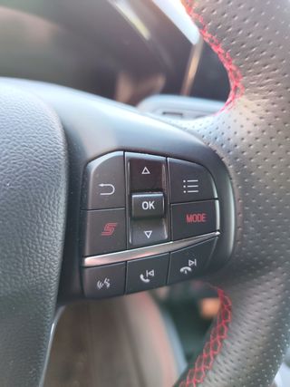 Ford Focus ST 2025 3 mantenimientos incluidos