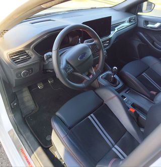 Ford Focus ST 2025 3 mantenimientos incluidos