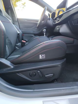 Ford Focus ST 2025 3 mantenimientos incluidos