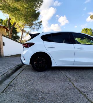 Ford Focus ST 2025 3 mantenimientos incluidos