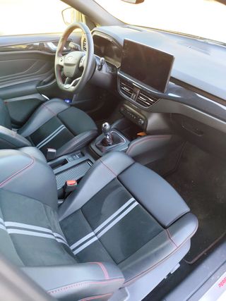 Ford Focus ST 2025 3 mantenimientos incluidos